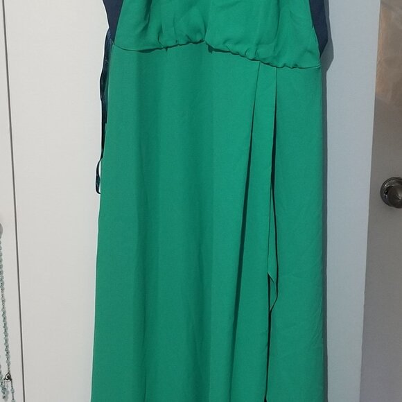 Beautiful BCBG dress size 8 BNWT - Picture 1 of 3